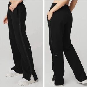 Alo Yoga Courtside Tearaway Snap Pant